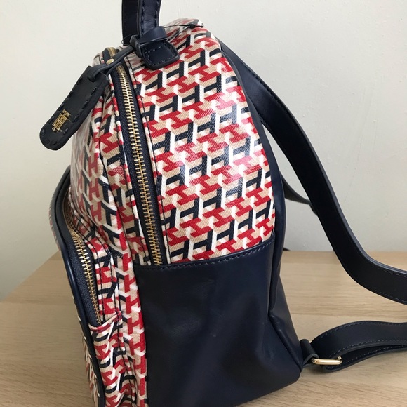 Tommy Hilfiger Julia Cube Backpack - Picture 2 of 6
